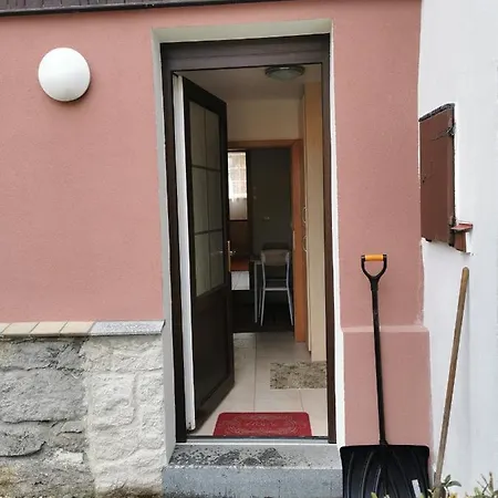 Na Samote U Lesa