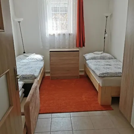 Na Samote U Lesa