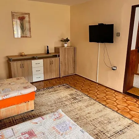 Apartament Na Samote U Lesa *